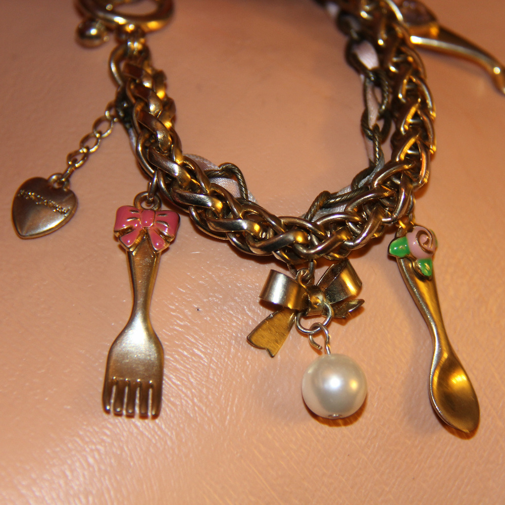 BETSEY JOHNSON TEA PARTY princess FORK let them eat CAKE gold charm BRACELET B14